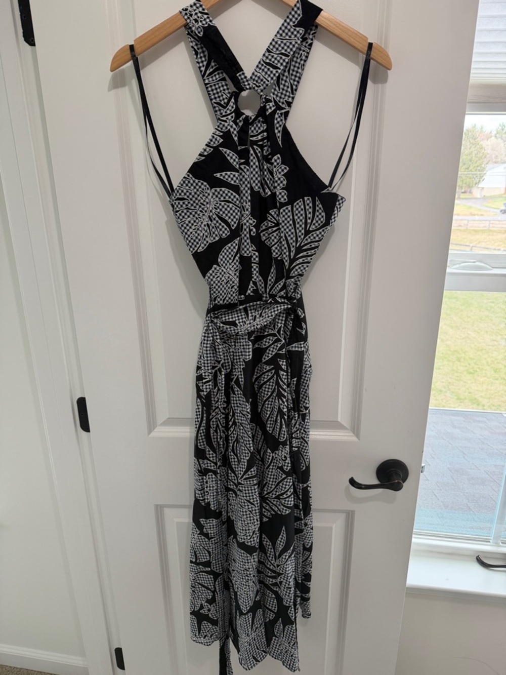 Size 4 Roz & Ali Women’s Halter Dress